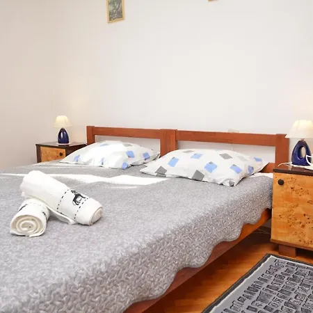 Lina Apartment *