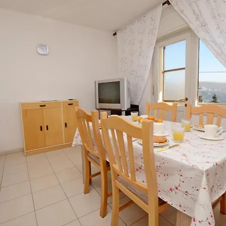 Apartment Lina *